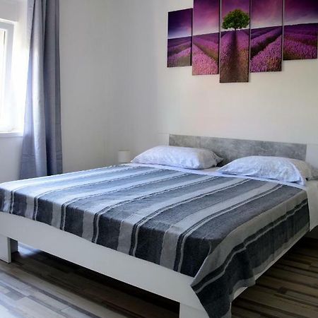 Apartman Ana Apartment Сали Екстериор снимка