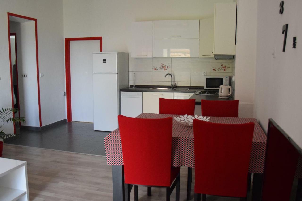 Apartman Ana Apartment Сали Екстериор снимка