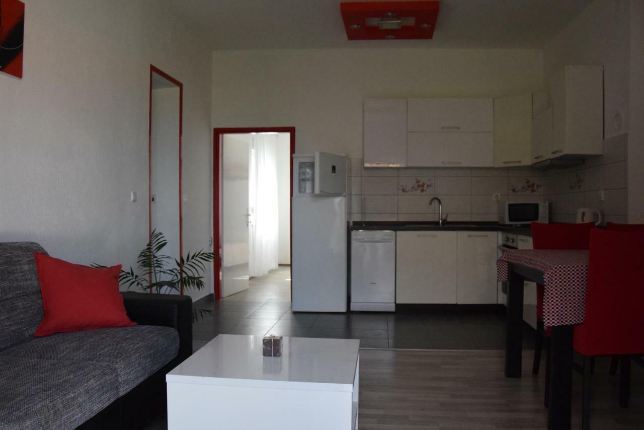 Apartman Ana Apartment Сали Екстериор снимка